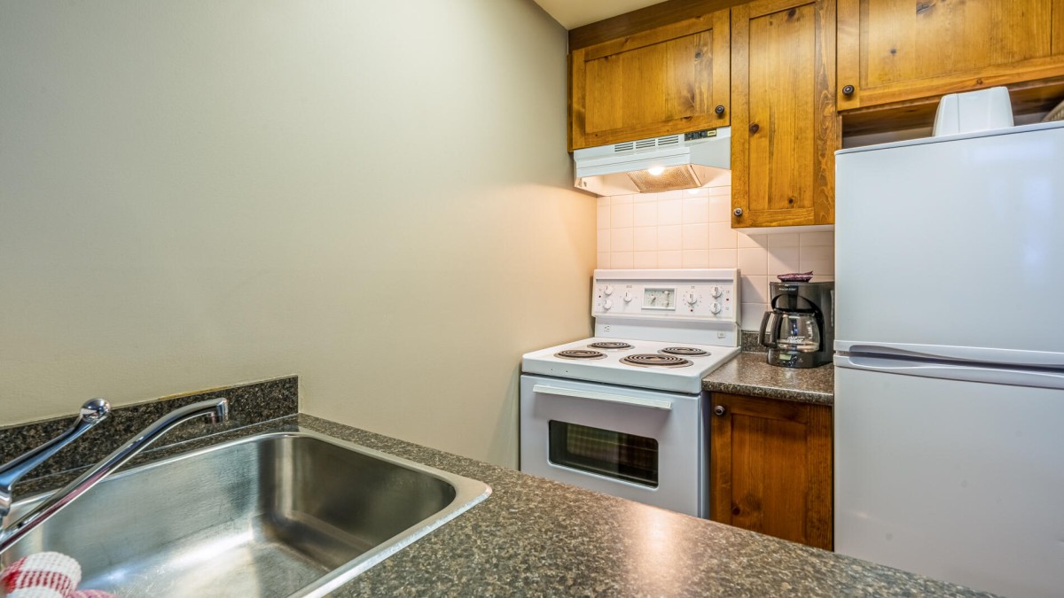 Bear Country Property Management (2018) Ltd.-Cahilty #160-image-1