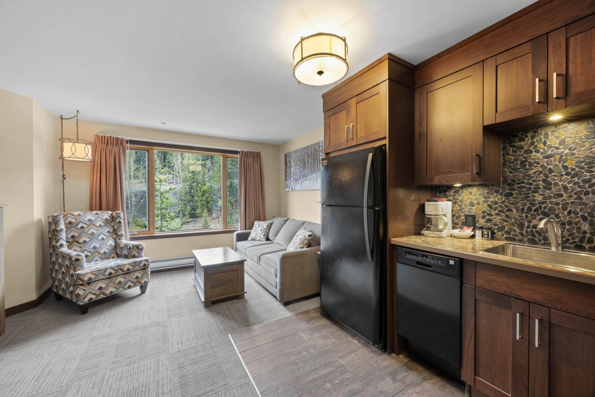 Bear Country Property Management (2018) Ltd.-Cahilty #323-image-1