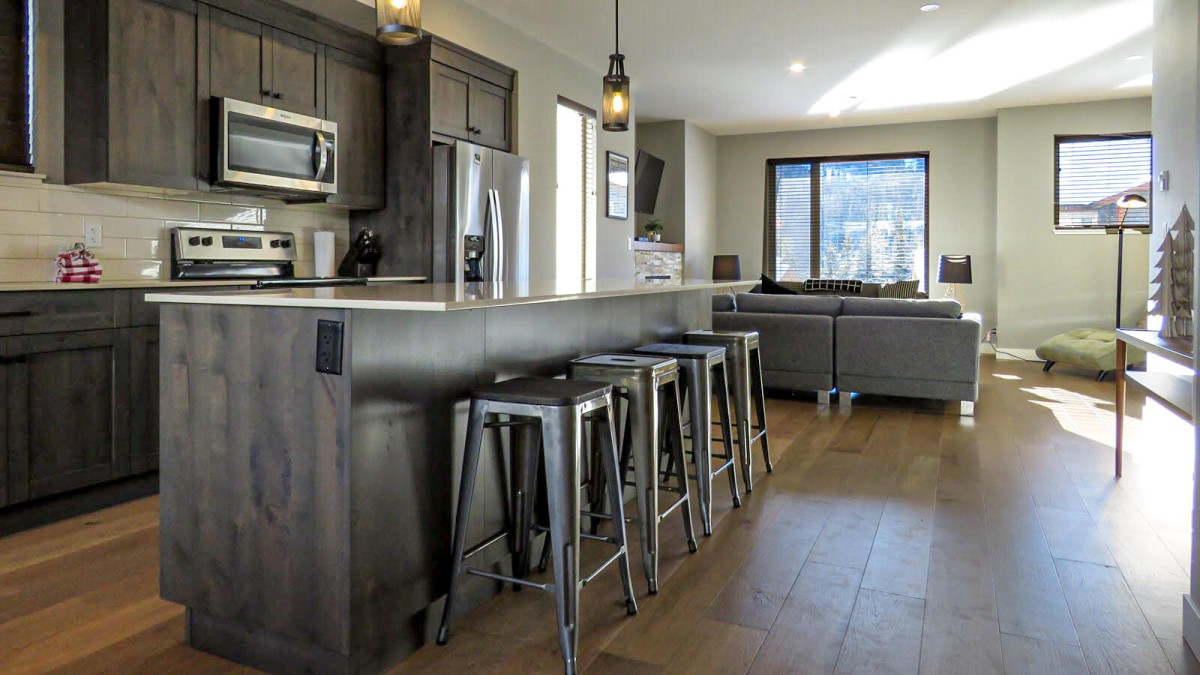 Bear Country Property Management (2018) Ltd.-Echo Landing #22-image-1