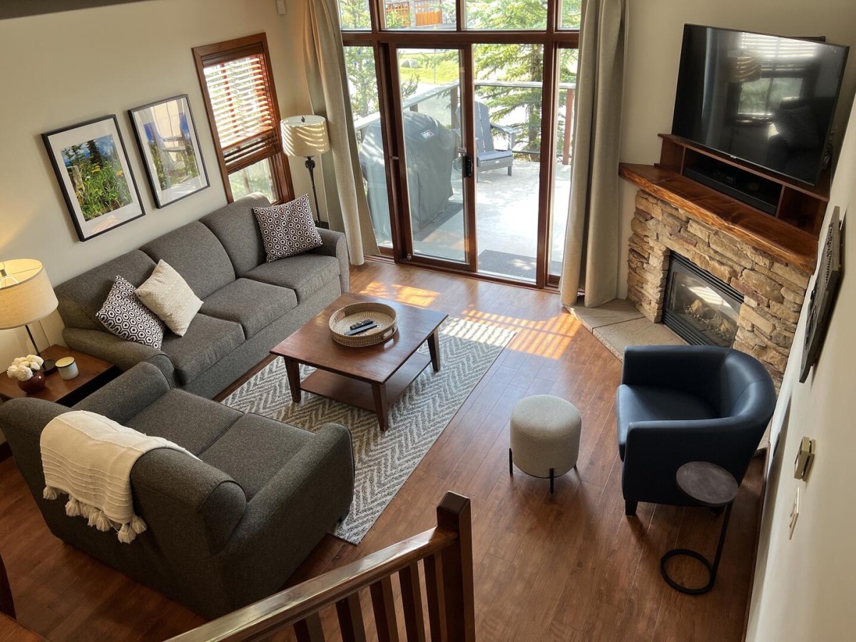 Bear Country Property Management (2018) Ltd.-Trappers Landing #34-image-1
