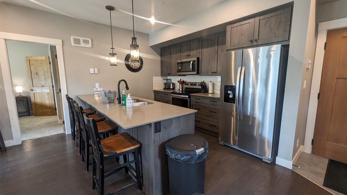 Bear Country Property Management (2018) Ltd.-Echo Landing #37-image-1