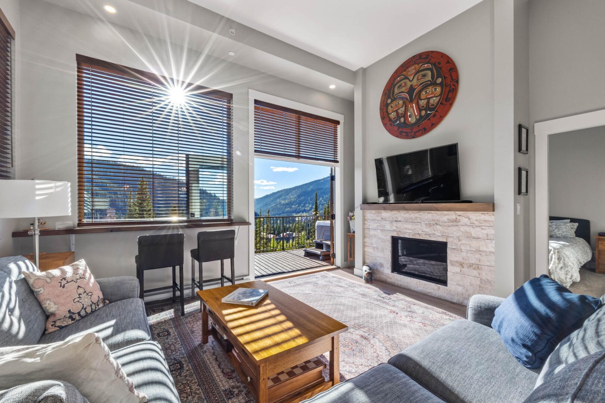 Bear Country Property Management (2018) Ltd.-Powder Heights #15-image-1