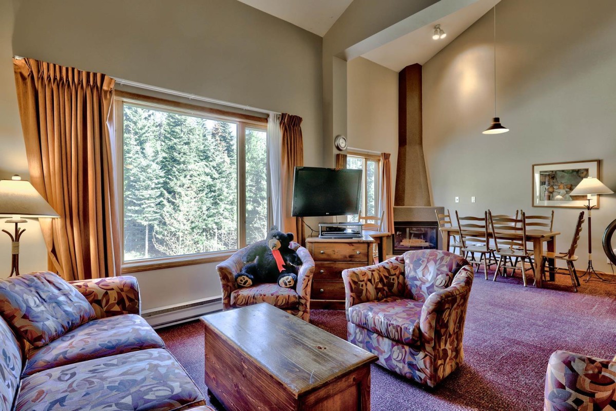 Bear Country Property Management (2018) Ltd.-Cahilty #435/437-image-1