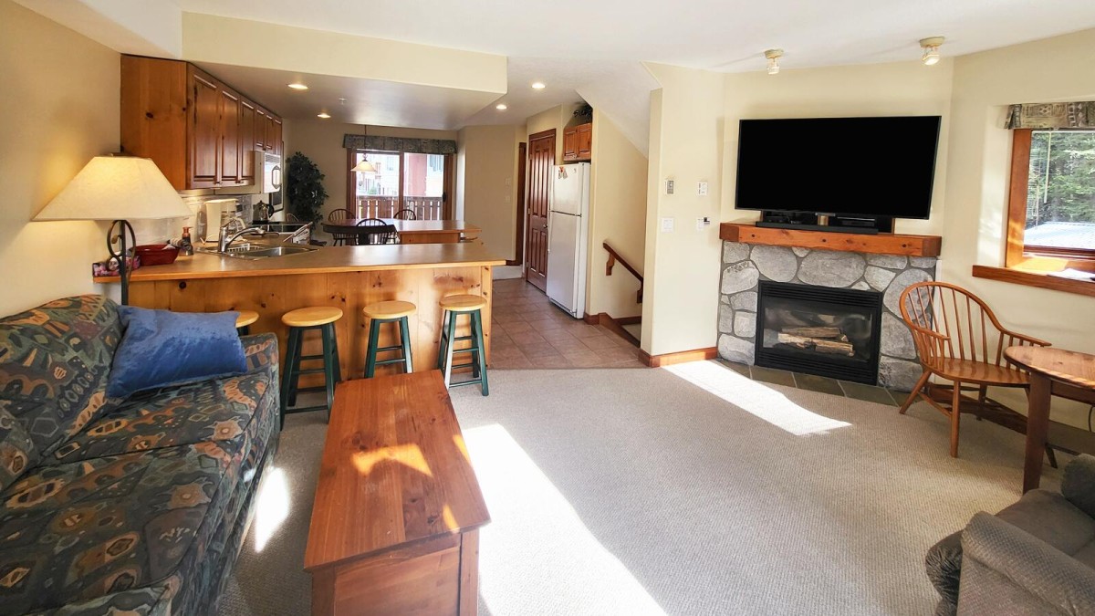 Bear Country Property Management (2018) Ltd.-Timberline Village #46-image-1