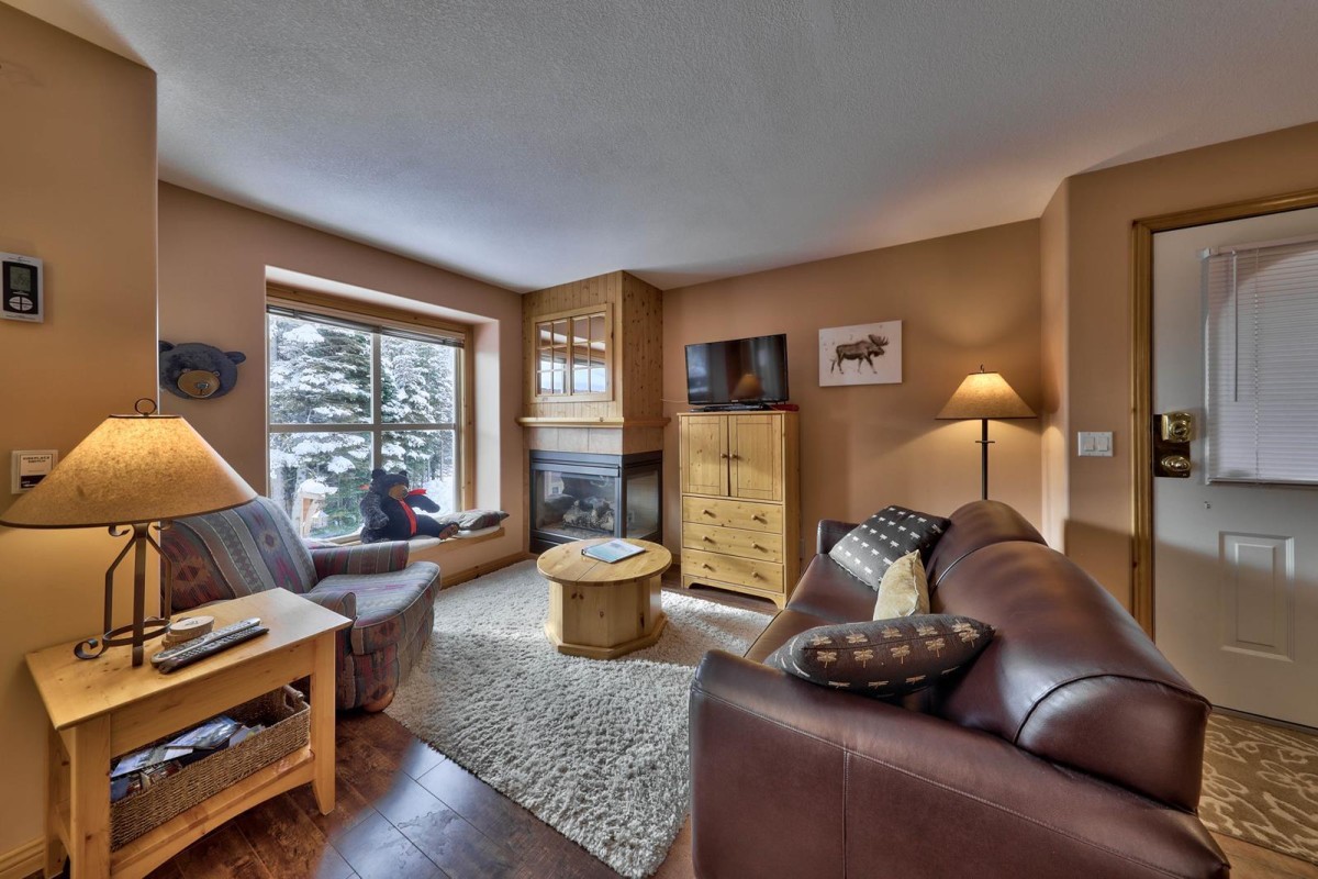 Bear Country Property Management (2018) Ltd.-Crystal Forest #06-image-1