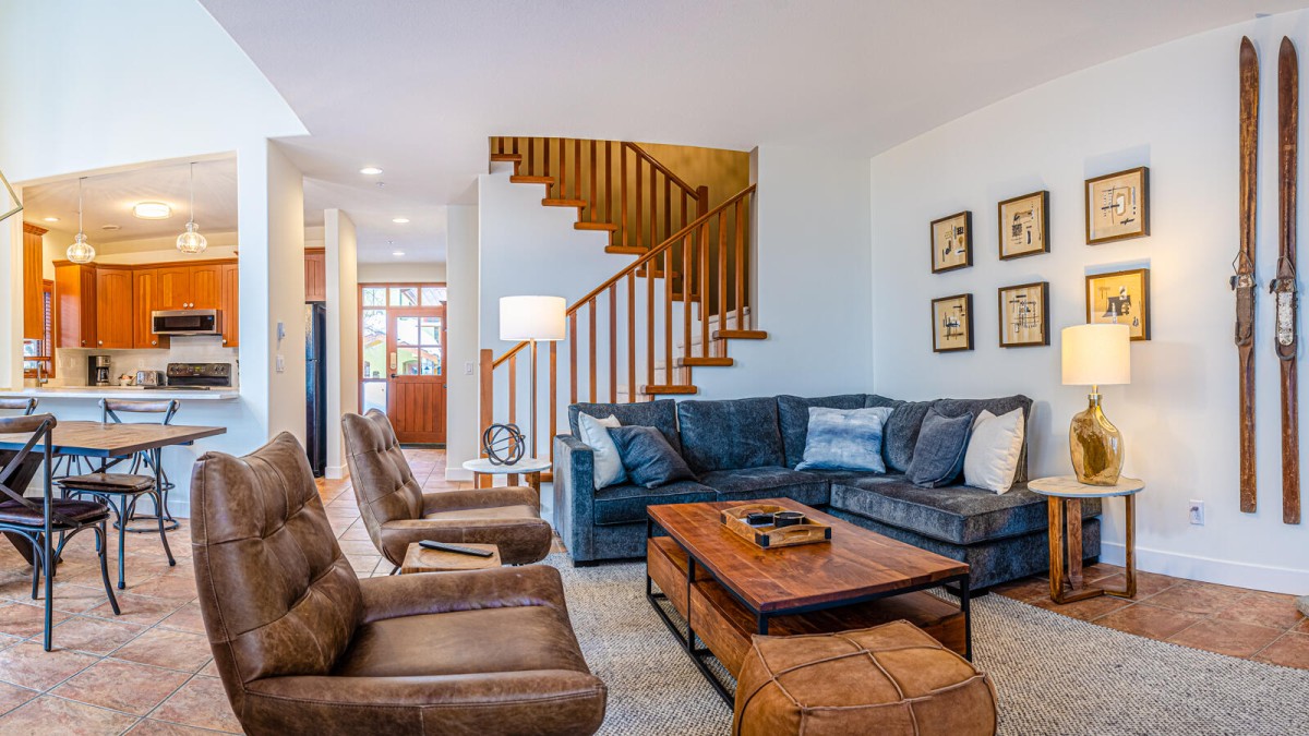 Bear Country Property Management (2018) Ltd.-Trails Edge #25-image-1