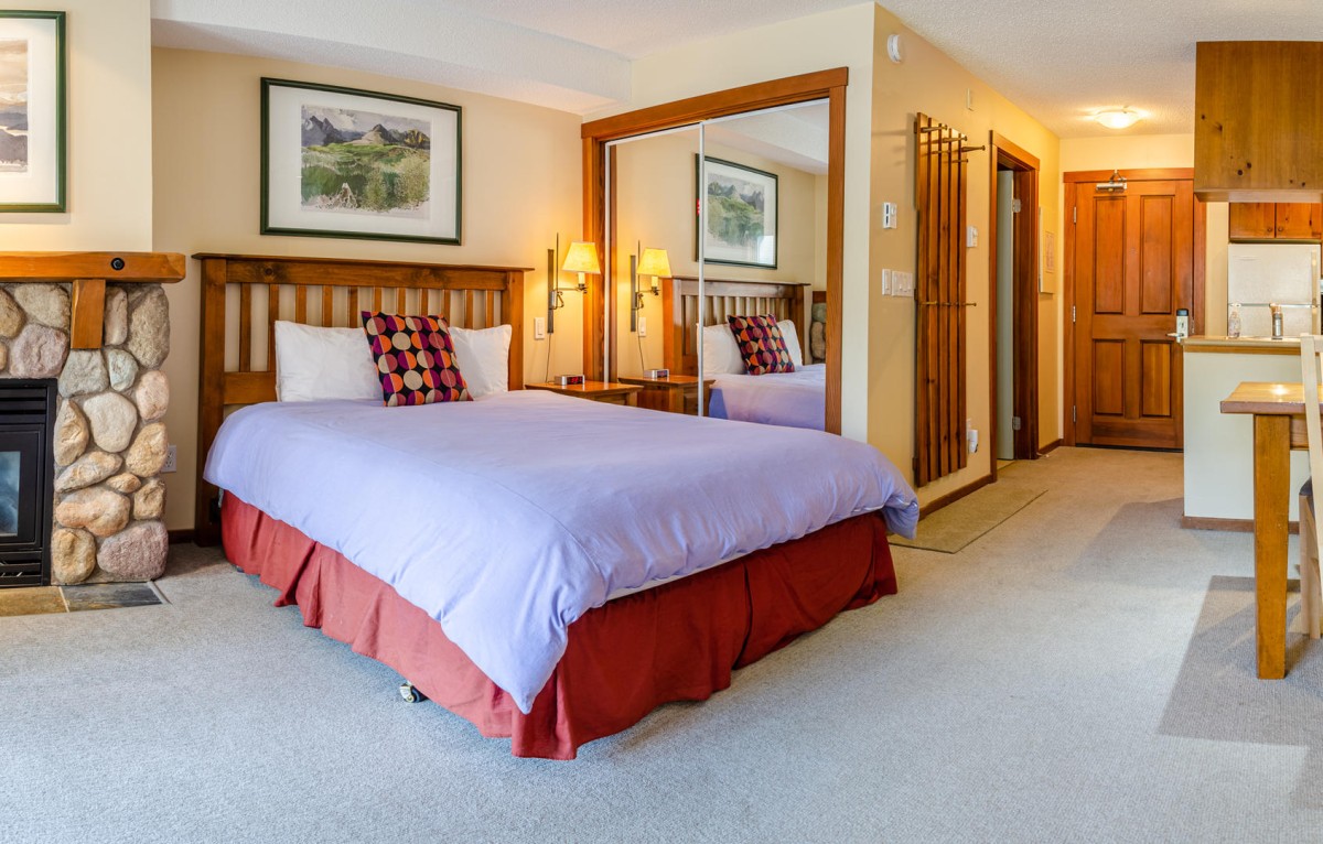 Bear Country Property Management (2018) Ltd.-Fireside Lodge #223-image-1