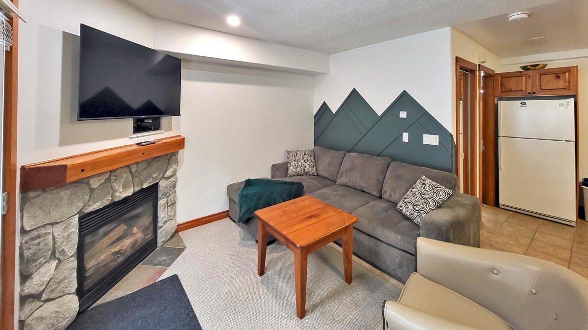Bear Country Property Management (2018) Ltd.-Timberline Village #12-image-1