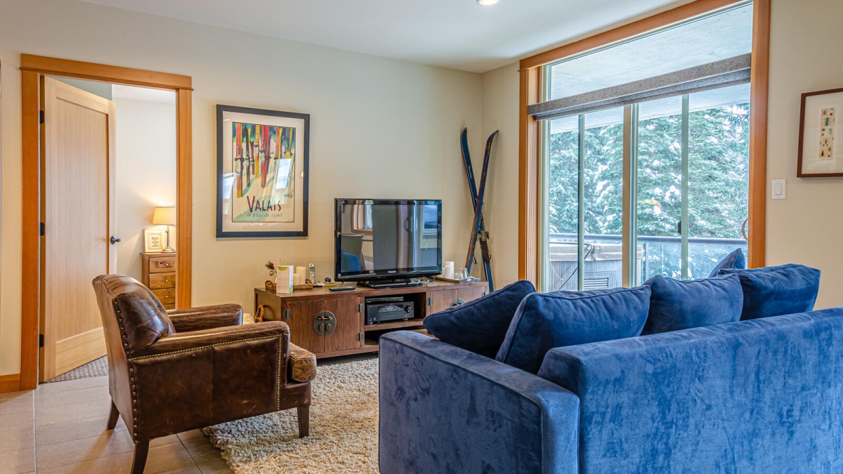 Bear Country Property Management (2018) Ltd.-Kookaburra Lodge #303-image-1