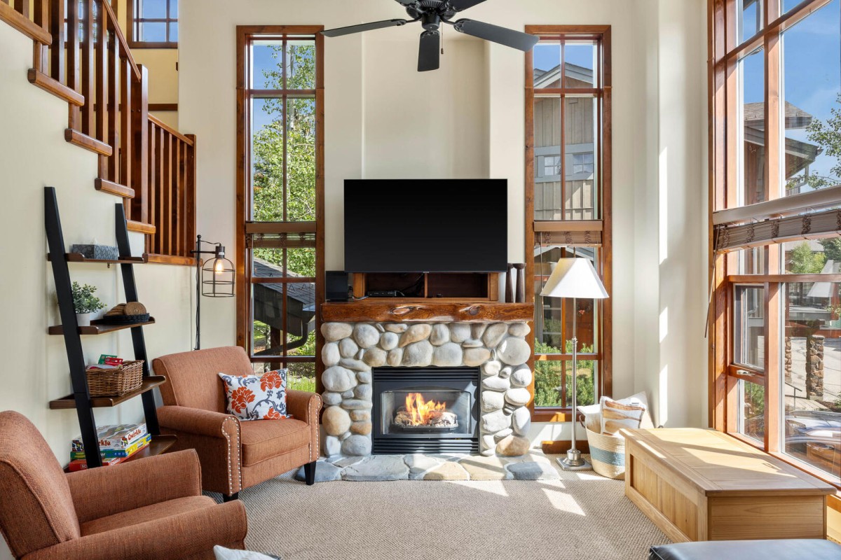 Bear Country Property Management (2018) Ltd.-Trappers Landing #16-image-1