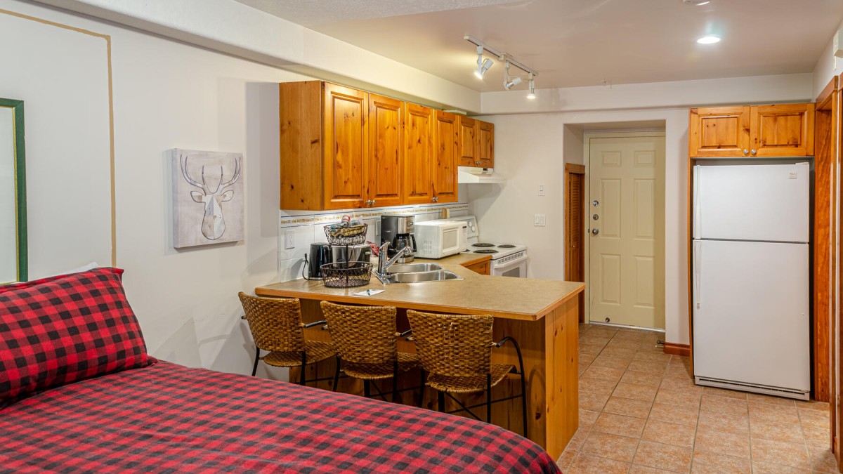 Bear Country Property Management (2018) Ltd.-Timberline Village #45-image-1
