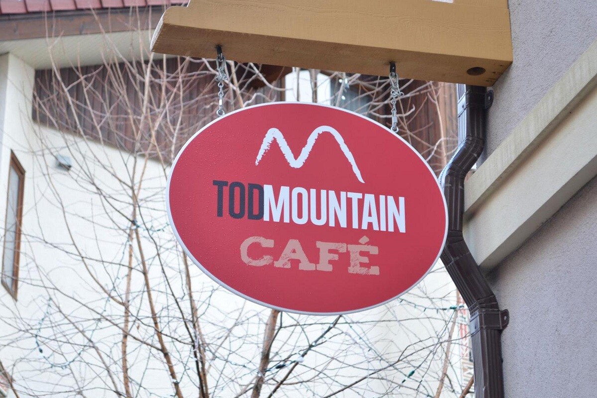Tod Mountain Cafe